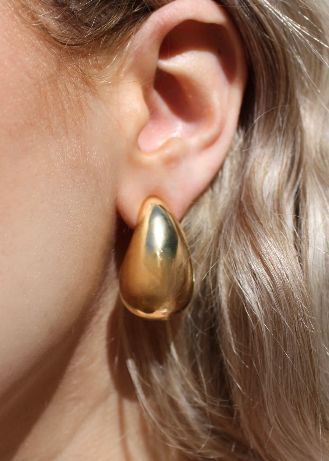Teardrop earrings gold